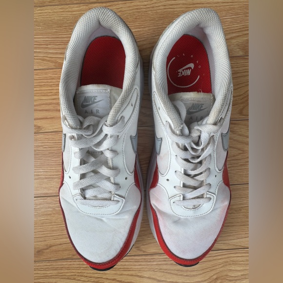 Nike Air Men’s Sneakers – White & Red – Size 9 - Picture 2 of 12